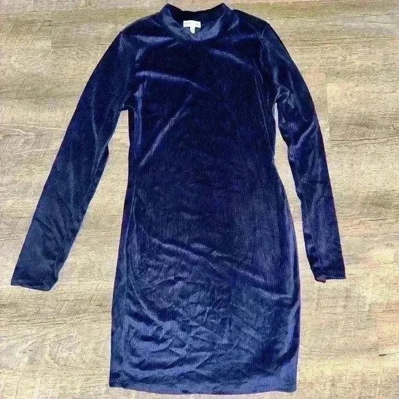 Velvet Ribbed Blue Dress - Picture 3 of 4